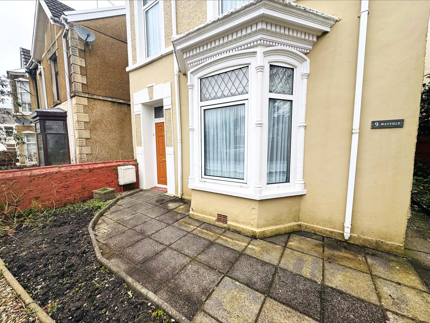 College Square, Llanelli, SA15 1DT